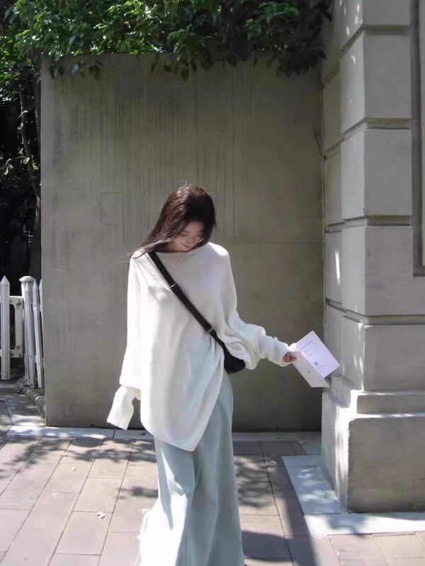 蝙蝠袖不规则针织衫女秋季2025新款套头软糯慵懒风早秋设计感套头|undefined