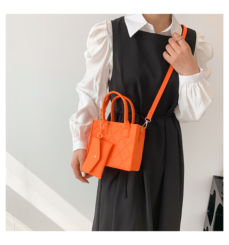 Women's Medium Felt Solid Color Streetwear Square Zipper Handbag display picture 3