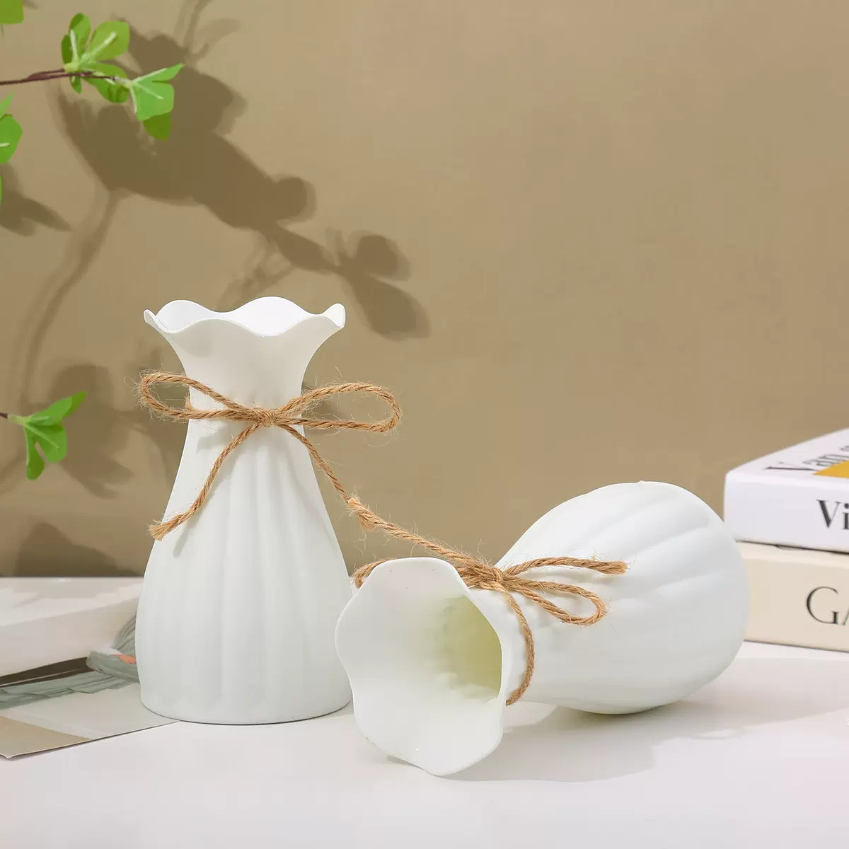 创意新款塑料花瓶简约ins郁金香插花瓶干花装饰摆件仿真花插花器