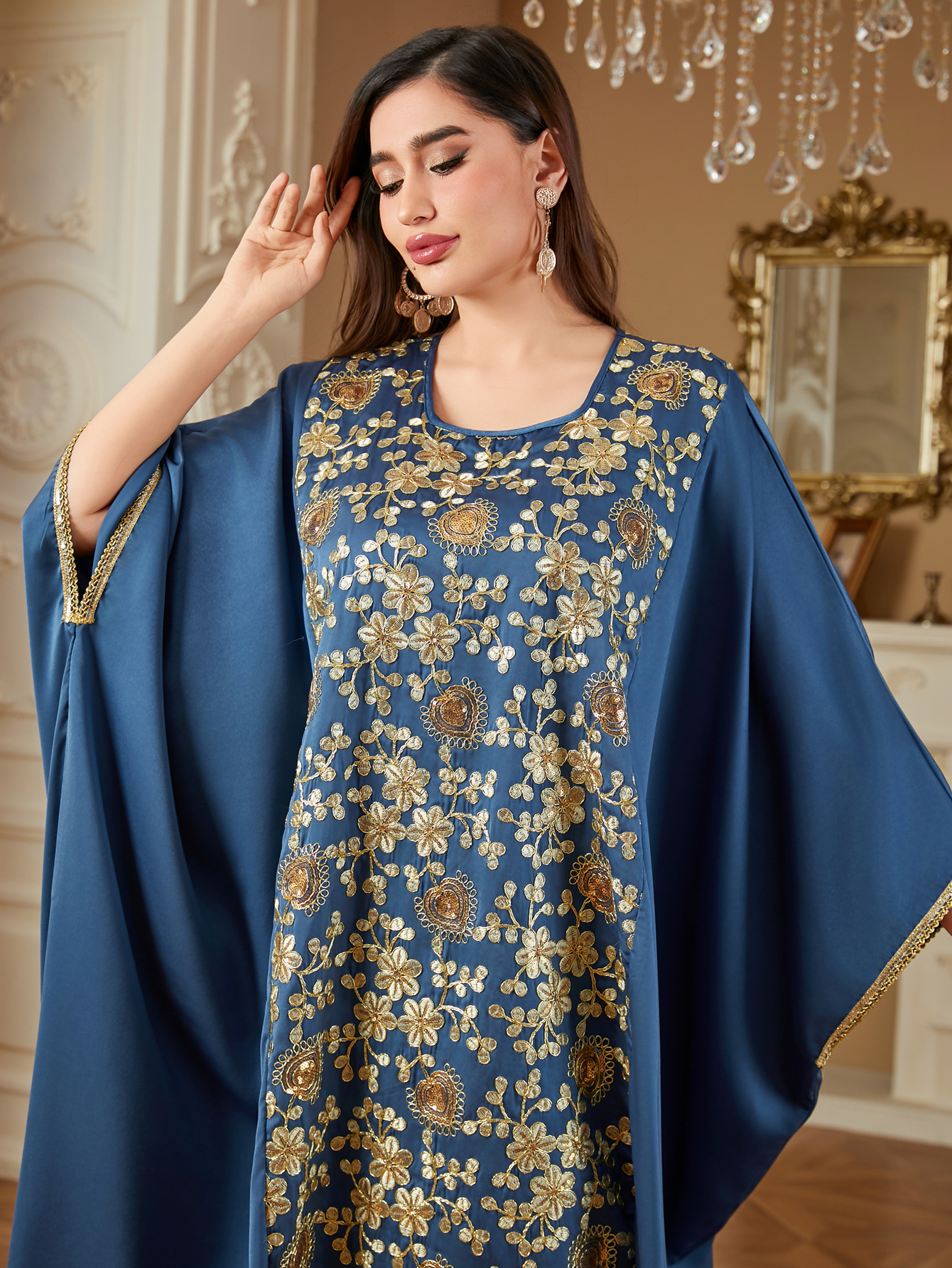 Embroidered Muslim Dress With Batwing Sleeves And Sequined Details_voghion.com