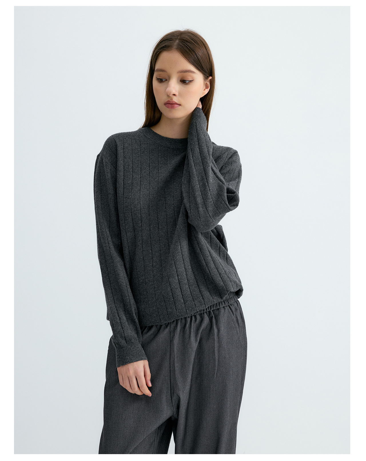 UNF 250g Loose Crew Neck Knit Sweater