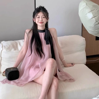 粉色温柔甜美风挂脖连衣裙女夏季海边气质短裙子小个子短款网纱裙