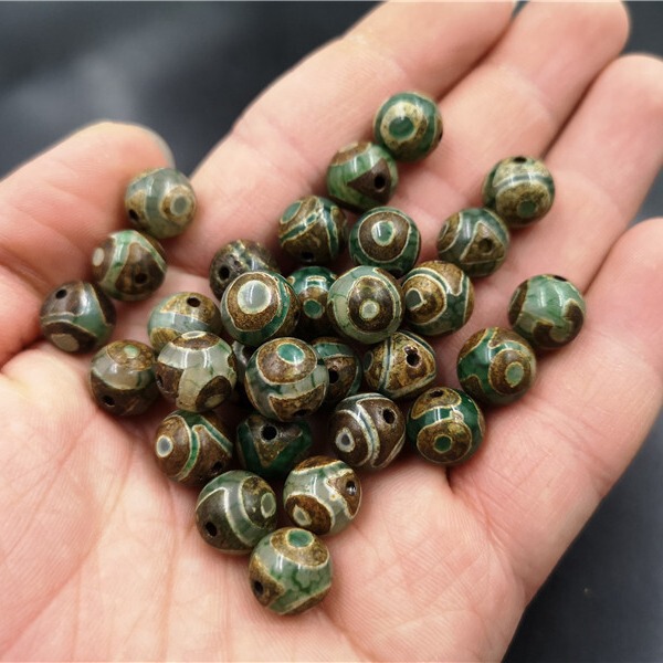 Accessory jade