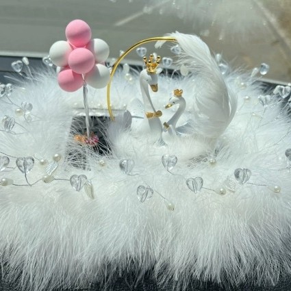 Little Daisy modelo de coche decoración de coche coche clásico aleación personalidad arco decoración de coche consola central cojín de pelo mujer