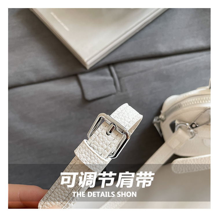 A simple and individual hand-held shell bag, a new Spring/Summer 2025 niche fashion casual shoulder bag, a trendy and stylish crossbody bag Application Scenario