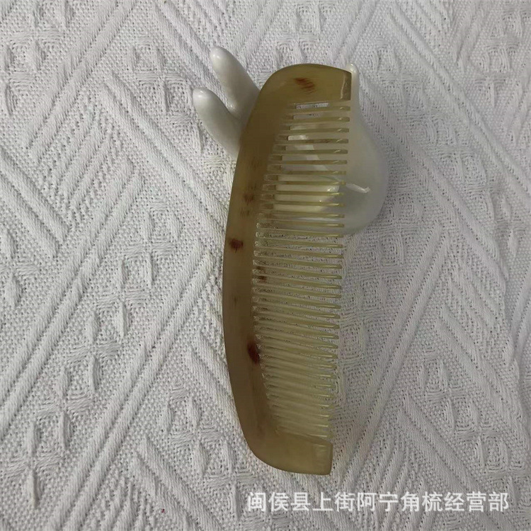 Natural Goat Horn Comb 13cm Wide Crescent Massage Comb for Scalp and Head Meridian Care quality and texture