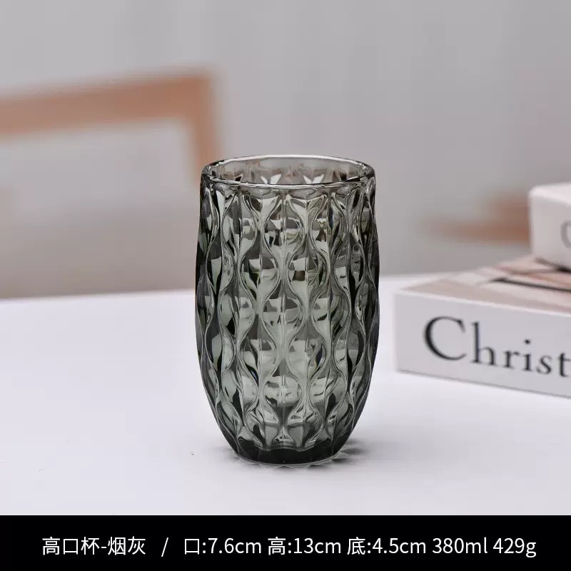 Taza alta de hollín de gota de agua