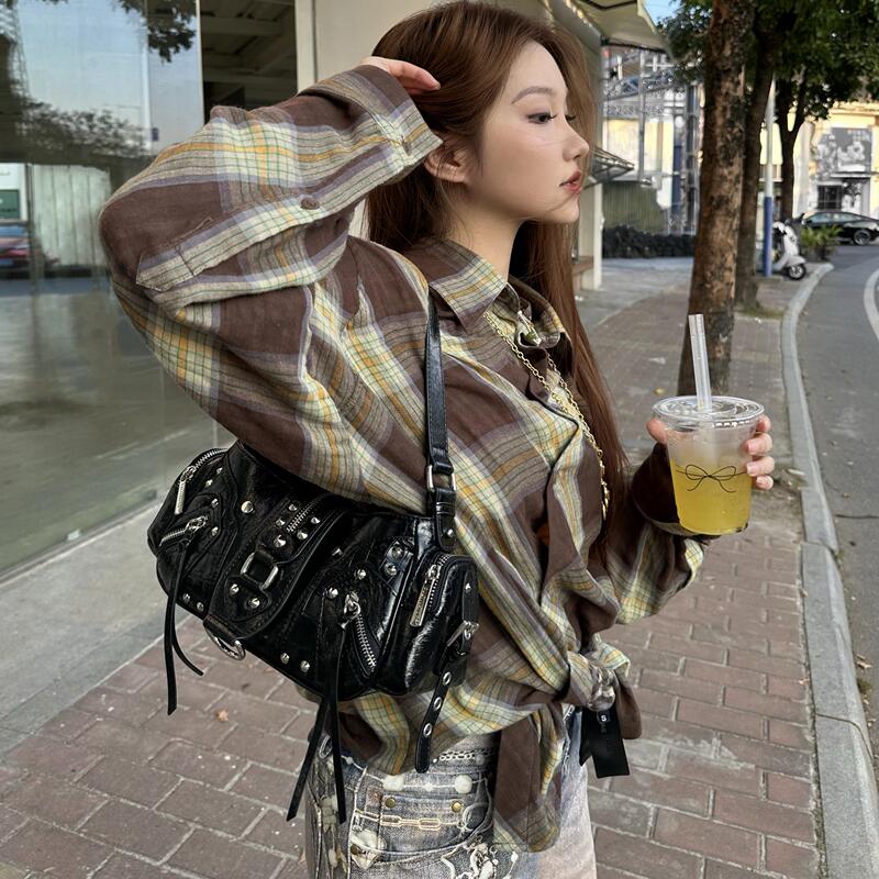 Niche Design Sexy Retro Style Y2K Oil Wax Leather Shoulder Crossbody Motorcycle Bag Armpit Bag Winter New Women's Shoulder Bag