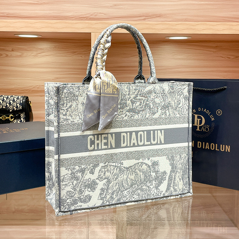 2025 nuevo estilo de alta moda lujoso ligero bolso completo bordado animal de transporte de gran capacidad bolsa de compras universal