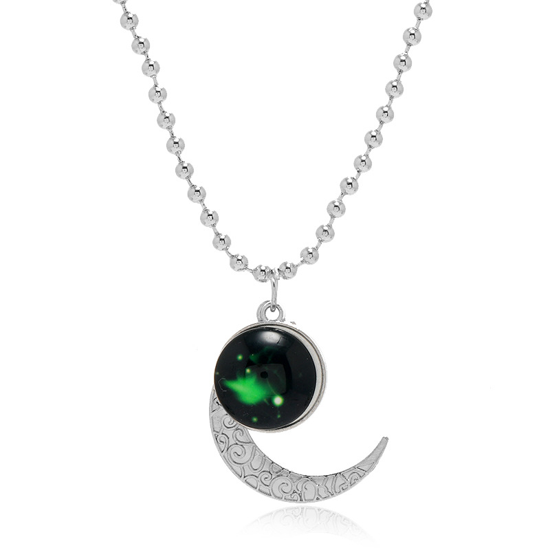 Niche Design Sense Fashion Simple And Exaggerated Moon Pendant Necklace Korean Version Trend Clavicle Chain display picture 1