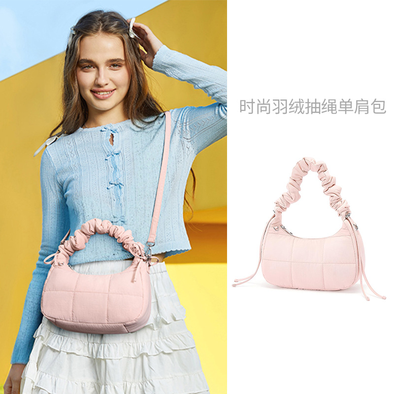 Fashionable underarm bag