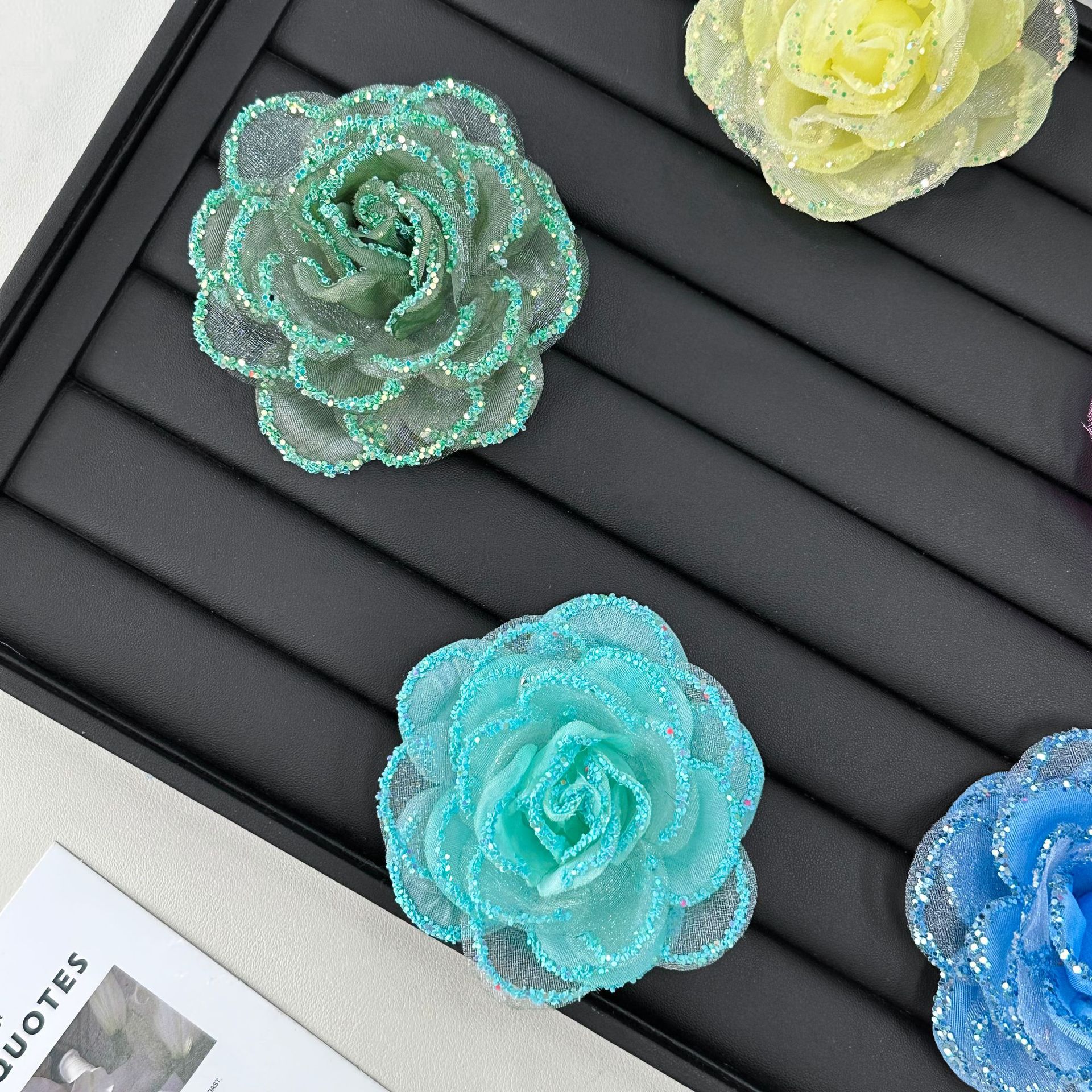 Hermoso multicolor polvo brillante tela de malla color brillante hecha a mano accesorios para el cabello DIY ropa de decoración zapatos de mujer sombreros material de bolsas