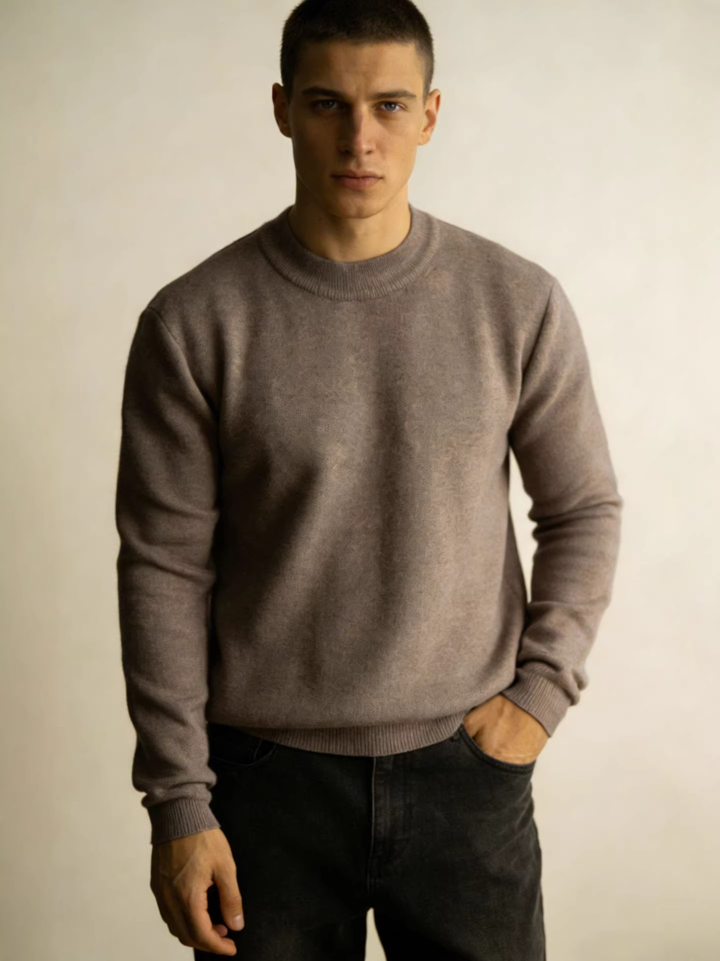 Hombres un suéter de cuello medio alto de vello camisa de punto 2025 otoño y invierno nuevo estilo de vello de cuello medio chaqueta de moda de hombre