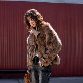 皮草;女式皮衣;羽绒服