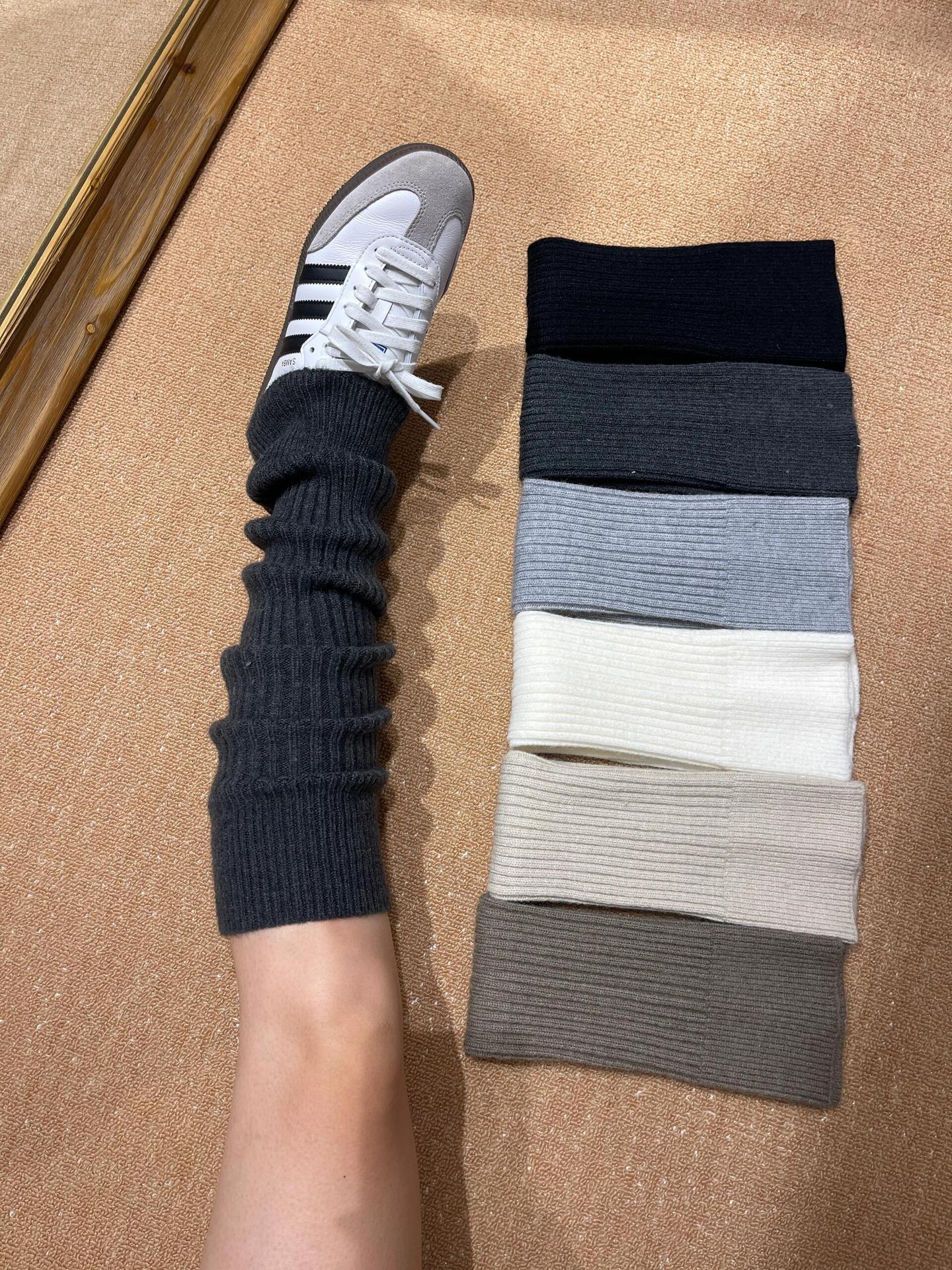 다크 그레이 한 쌍