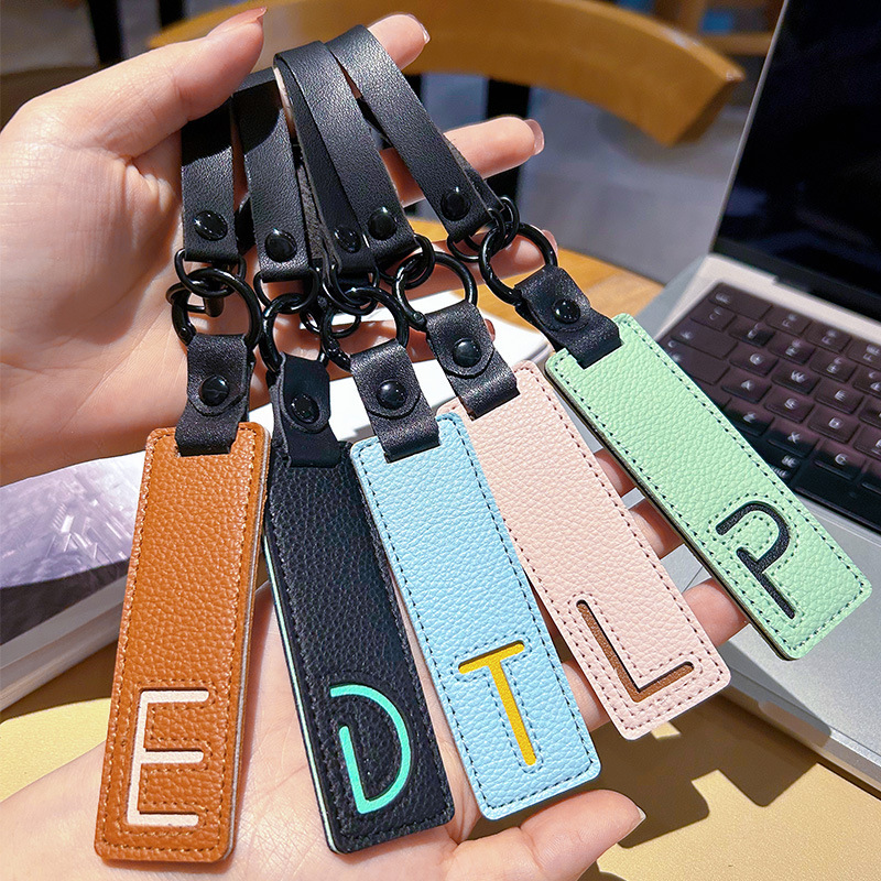 Cross-Border Popular 26 English Letter Plate Keychain Leather Car Accessories Simple Small Pendant Can Be Customized Cross-Border Popular 26 English Letter Plate Keychain Leather Car Accessories Simple Small Pendant Can Be Customized