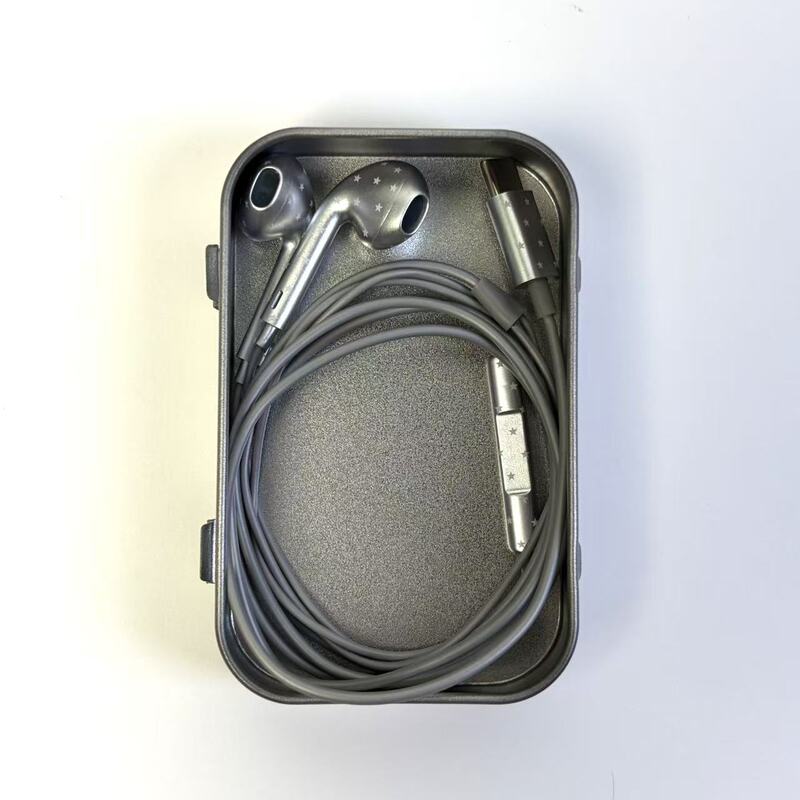 Silver star, mint green star, colorful polka dot design, wired earphones with in-line controls and microphone, high-quality sound for listening to music on your phone, model 1617 Silver star, mint green star, colorful polka dot design, wired earphones with in-line controls and microphone, high-quality sound for listening to music on your phone, model 1617