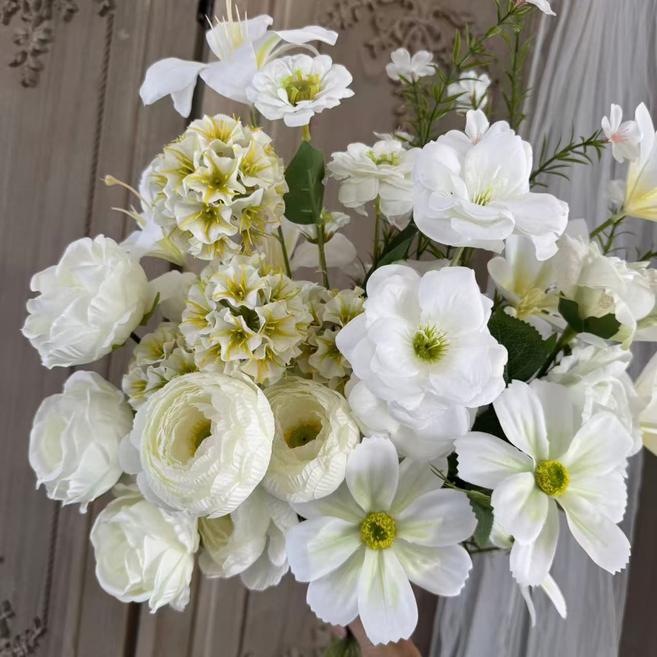 Flores artificiales blancas para decoración de escenarios, escaparates, arreglos de rosas, arte floral suave y composiciones florales.