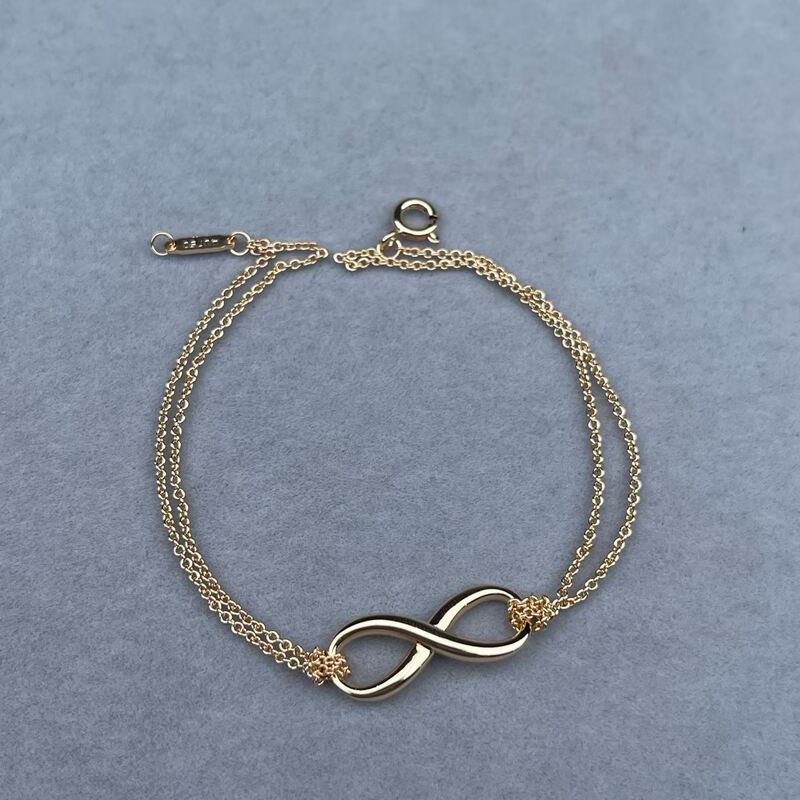 High-end large double-chain infinity symbol bracelet, European and American light luxury versatile figure-eight pendant, versatile and fashionable jewelry High-end large double-chain infinity symbol bracelet, European and American light luxury versatile figure-eight pendant, versatile and fashionable jewelry