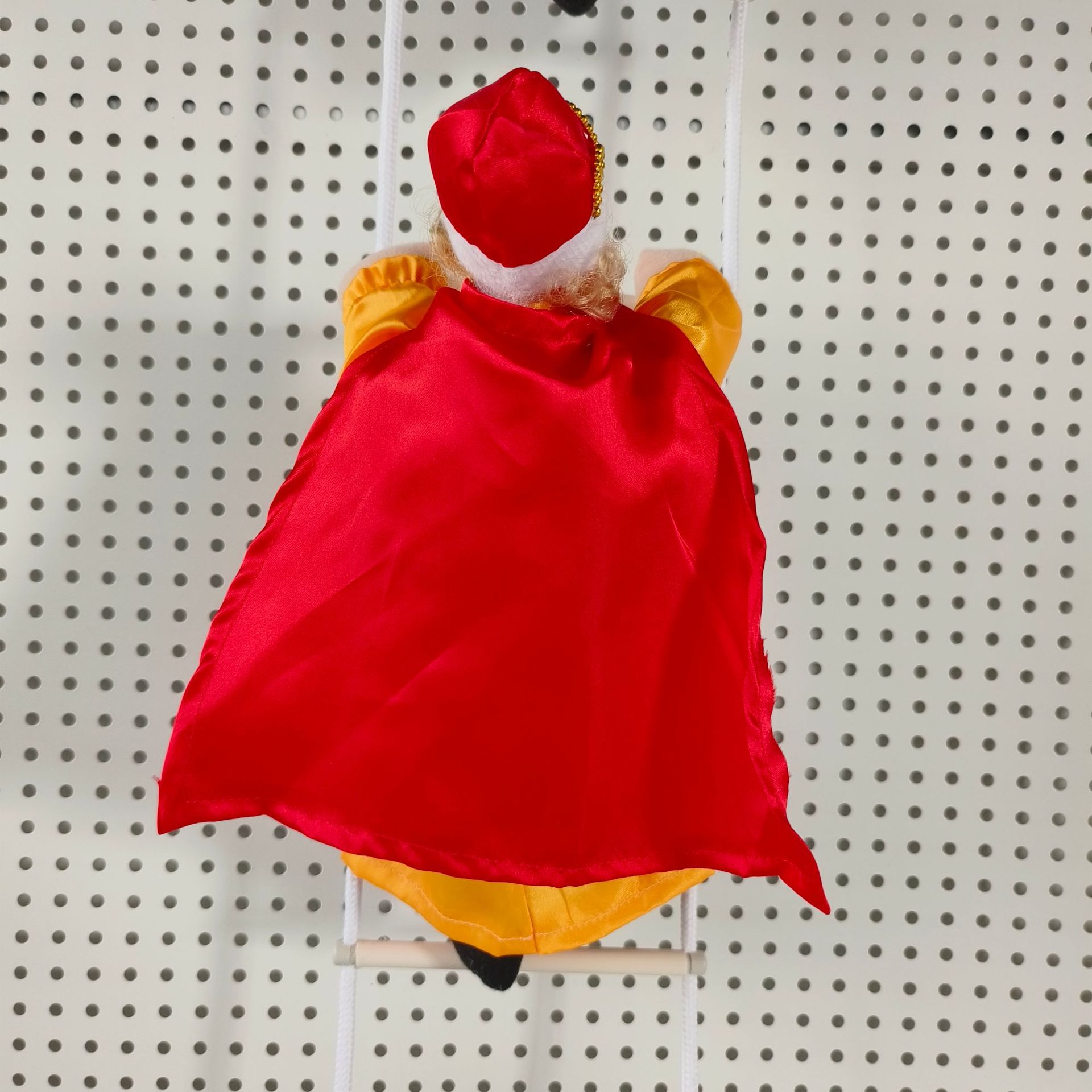 Tres reyes transfronterizos españoles escalera muñeca cara blanca cara negra, cara amarilla rey escalera regalos del día de la infancia español