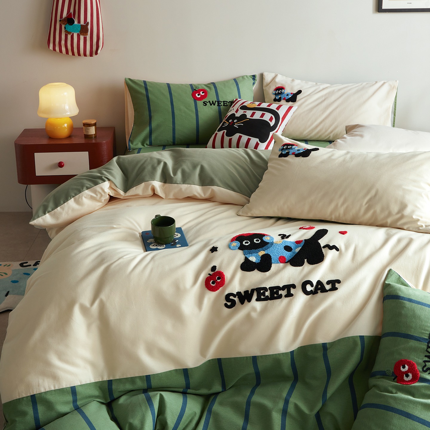 2025 Autumn and Winter New Cotton Thickened Brushed Four-Piece Set with Large Positioning Print and Embroidery Cartoon Duvet Cover Bedding