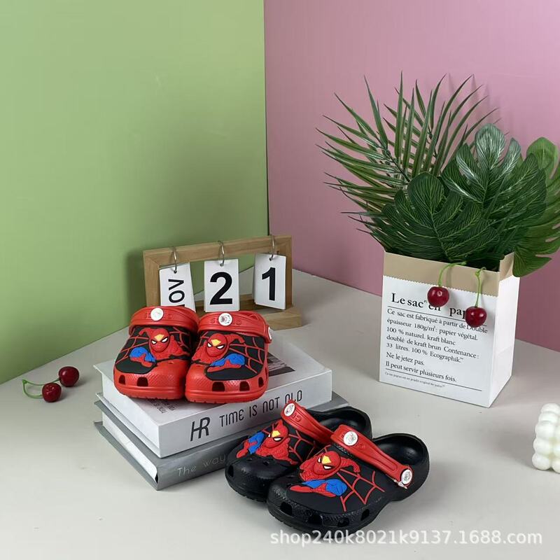 2024 New Summer Kidsren's Crocs Cartoon Spider-Man Co-Branded Non-Slip Lightweight Outdoor Beach Sandals for Boys and Girls