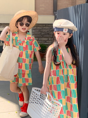 Children's brother and sister clothing 2024 summer style boys and girls Korean version contrasting vertical stripes loose short-sleeved shorts suit sleeveless skirt