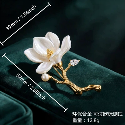 New Chinese-style enamel magnolia flower brooch, eco-friendly alloy, pearl and crystal embellishments, traditional Chinese-style pin, women's accessories, wholesale (Yaxa sancaqları) - white