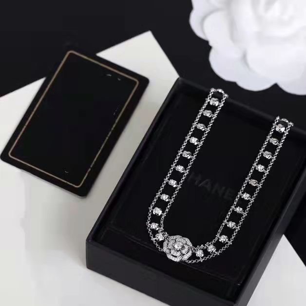 New Camellia Short Collarbone Chain Chinese Style Necklace display picture 4