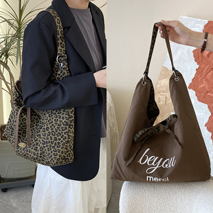 Autumn New Artistic Handbag Simple Fresh Leopard Shoulder Bag Casual Fashion Large Capacity Shopping Bag