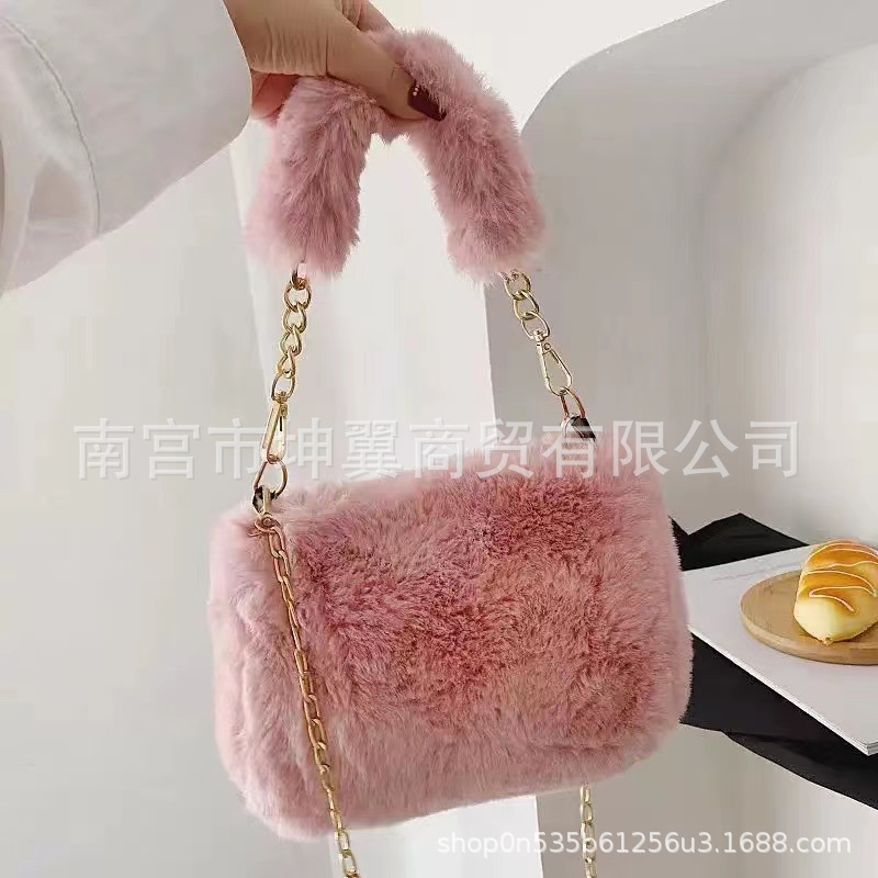 Bolso de la felpa del otoño y del invierno 2023 Nueva Bolsa femenina ins nicho cadena mensajero bolsa de moda pequeña bolsa cuadrada bolsa peludera