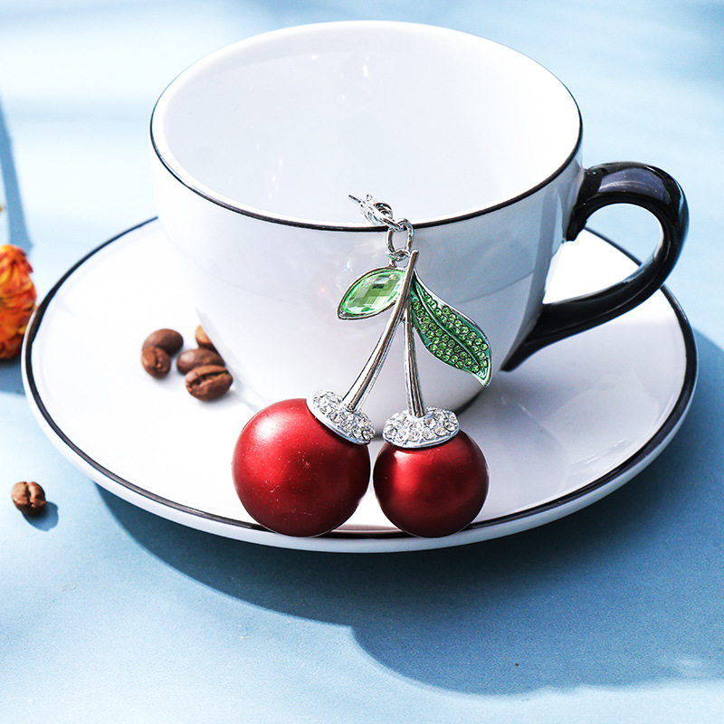 Deli Reba con colgante de bolsa de coche de frutas Llavero de metal coreano creativo transfronterizo