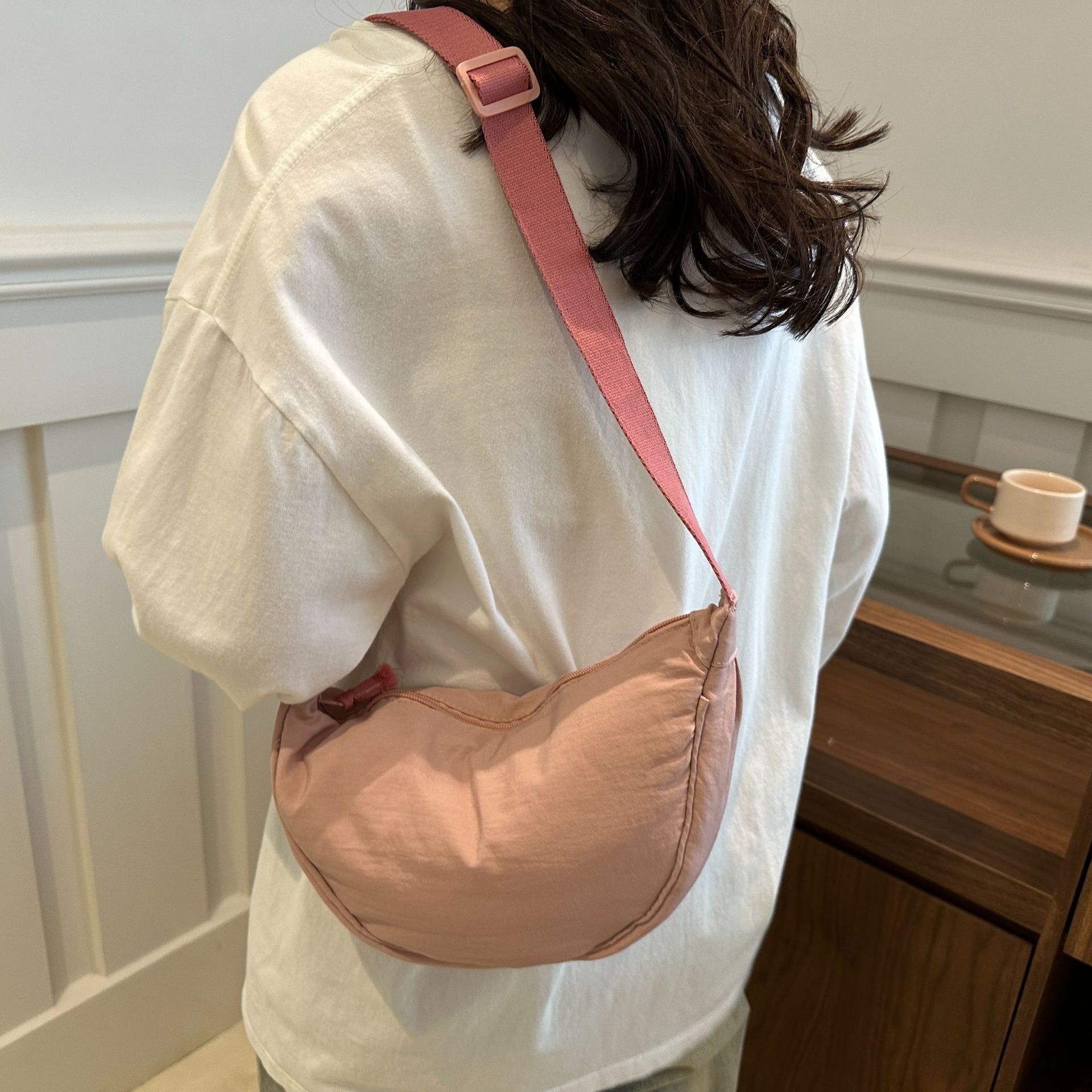 여성용 가방 일본식 INS 멀티 컬러 만두 백 경량 올매치 나일론 천 어깨 가방 휴대 전화 가방 크로스 바디 가방 작은 가방