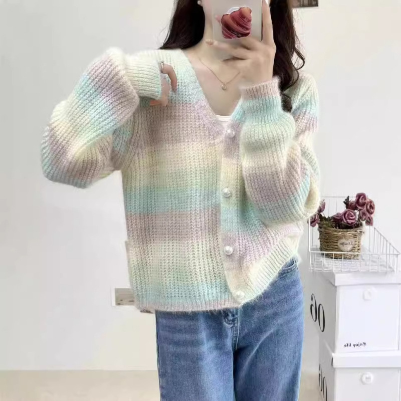 日系短款渐变色针织开衫外套女彩虹珍珠扣毛绒绒毛衣撞色设计|undefined
