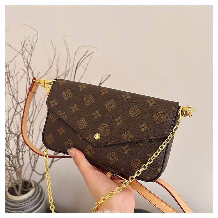 Super Fire Retro Small Bag Women's Winter New Niche Reading Flower Chain Envelope Bag High-end Shoulder Crossbody Bag Super Fire Retro Small Bag Women's Winter New Niche Reading Flower Chain Envelope Bag High-end Shoulder Crossbody Bag