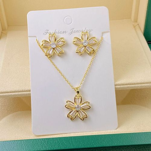 Women's Necklace Korean Instagram Style Flower Sapphires Titanium Steel Necklace Korean Earrings Fashion Charming Set Clavicle Chain