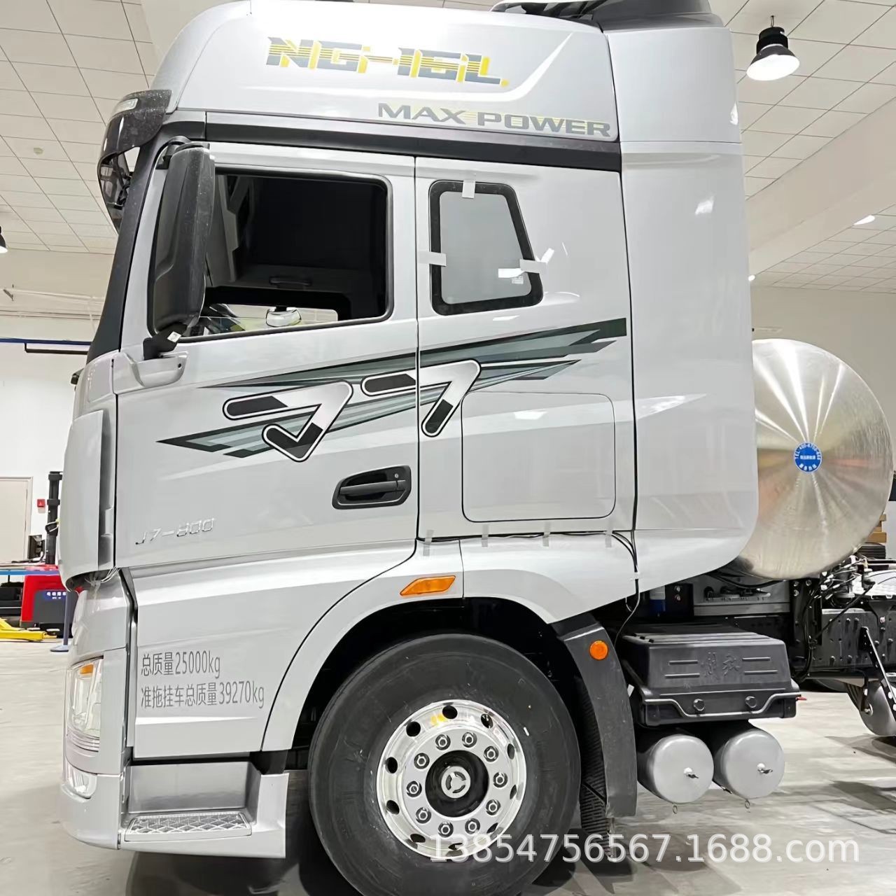 Manufacturer Exports China's Faw Jfaw Jiefang J7 Tractor Truck, Semi-Trailer Head, Trailer, Heavy-Duty Truck, Truck Head, and Lorry to China