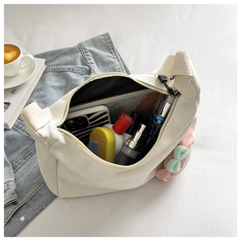 "2024 Autumn New Style Japanese sweet and fashionable single-shoulder bag, simple and cute crossbody bag, one-piece consignment. undefined