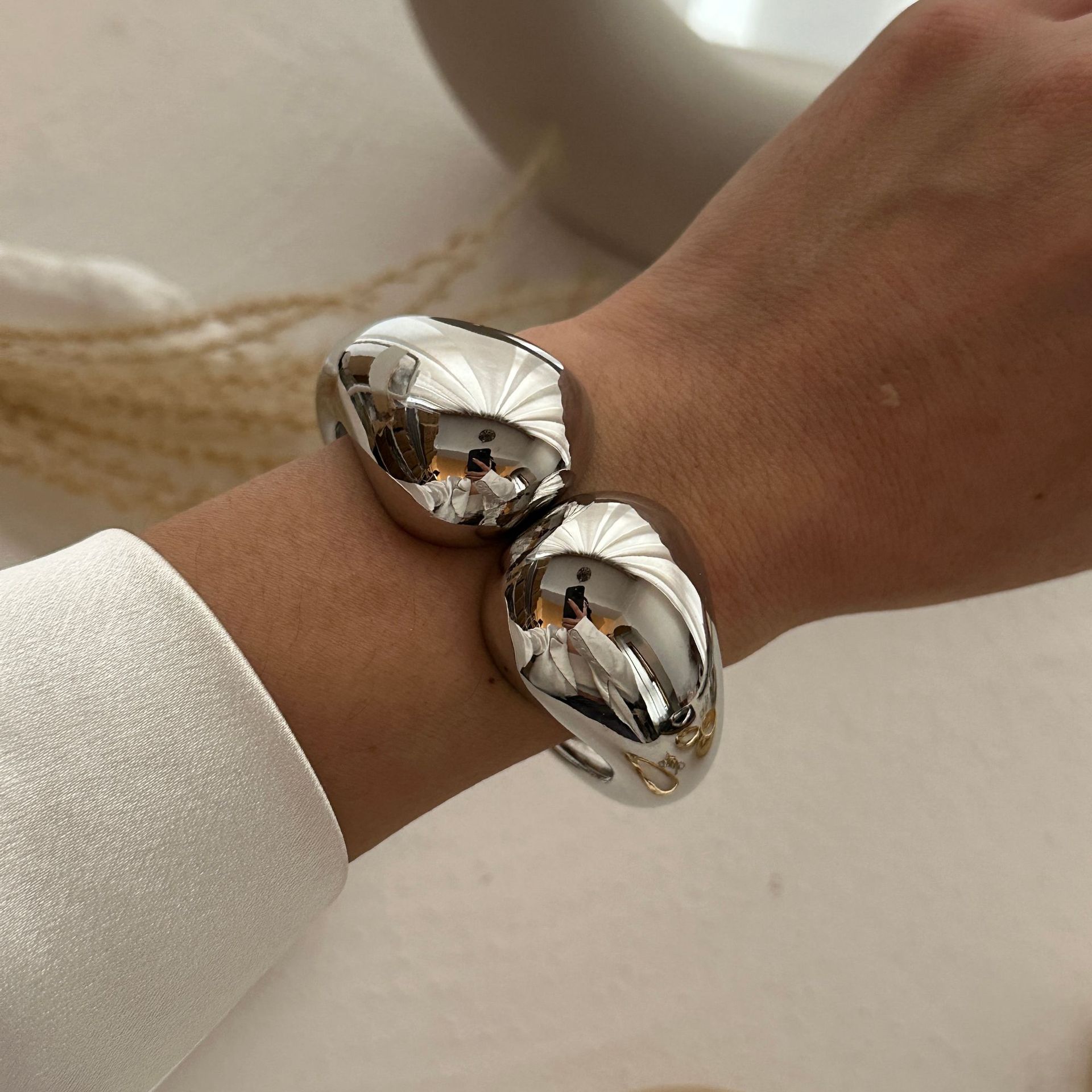 59g Weight Rings, Bracelets Classification 1 Piece Quantity Daily Occasion Alloy Material Solid Color, Butterfly Pattern Women's Gender Ring, Plating Design Exaggerated Style Exaggerated Solid Color Butterfly Alloy Ring Plating Women's Rings Bracelets 4