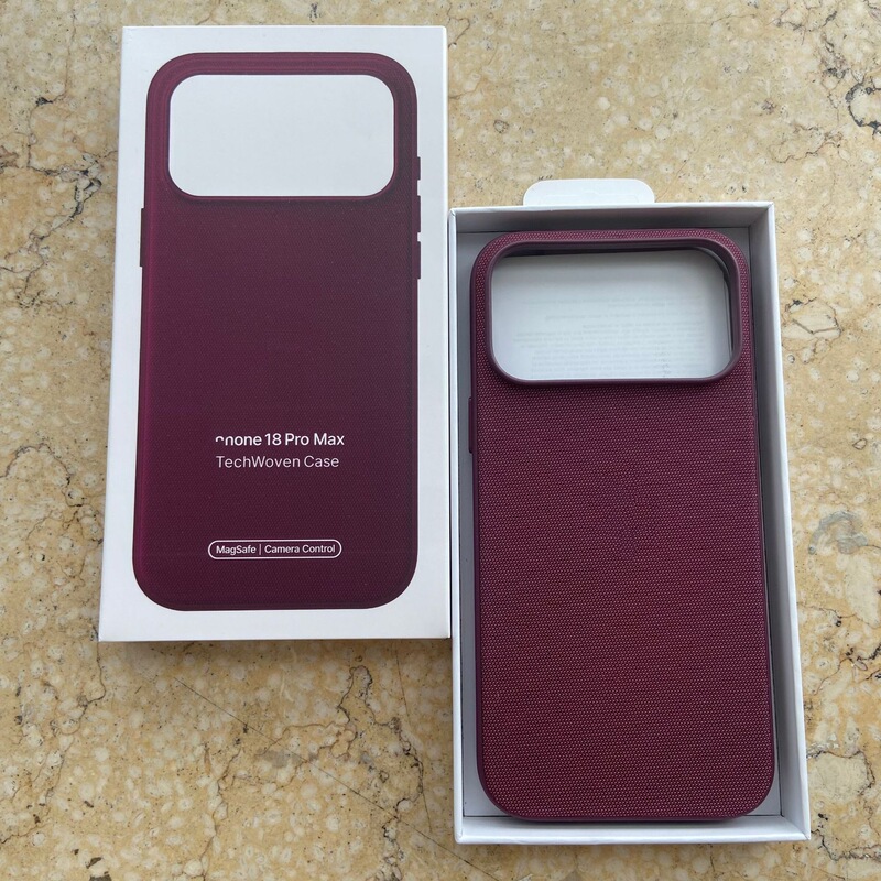 Suitable for iPhone 18 Pro Max, featuring a tech fabric phone case with Apple’s magnetic attachment, official original product from Huaqiangbei, for cross-border sales