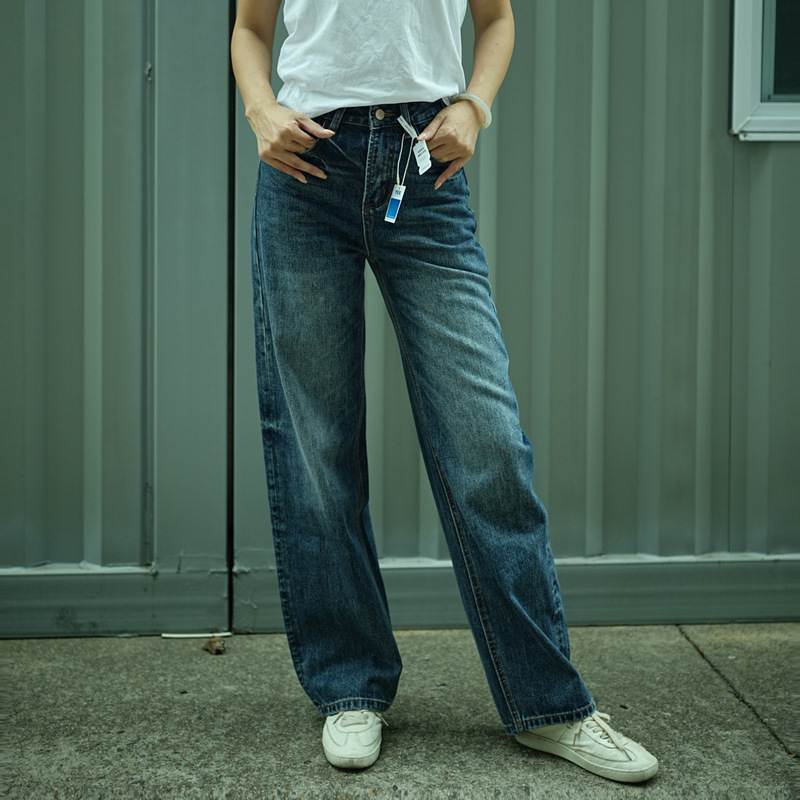 High-Waisted Straight-Leg Vintage Women's Jeans, Washed and Distressed, 2025 Autumn Slimming Versatile Long Pants Style