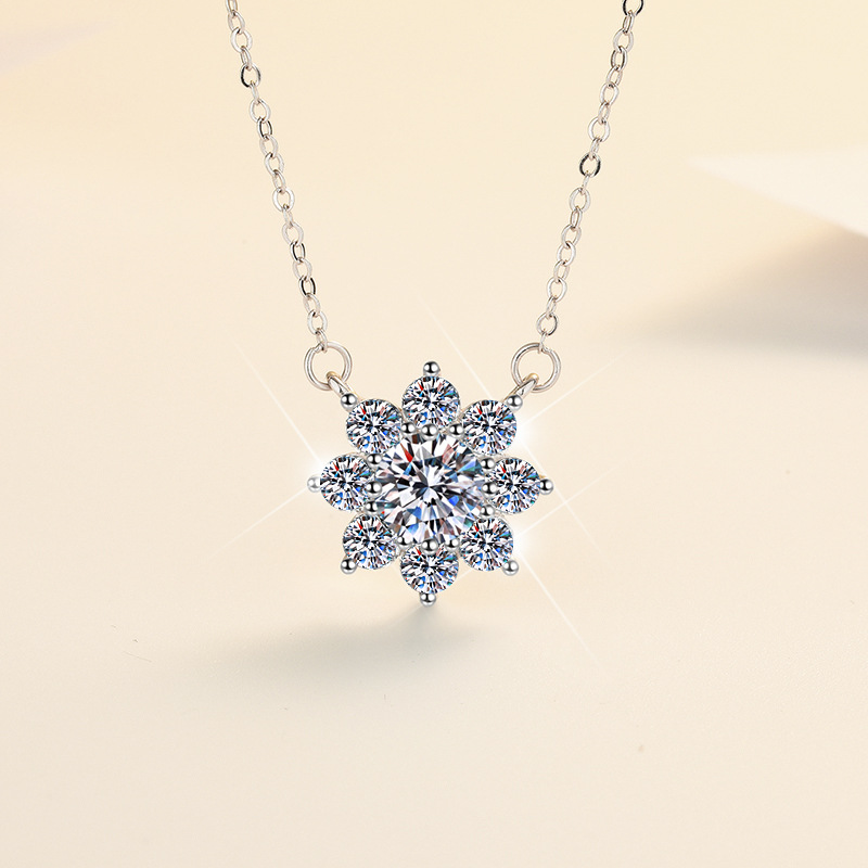 Collar de girasol de plata de ley s925, cadena de clavícula de estrella de ocho puntas para mujer, joyería de moissanita de alta gama, venta al por mayor transfronteriza