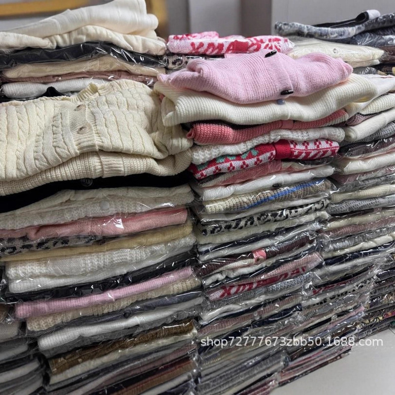 2 Yuan Brand New Factory Stock Sweater 2025 Autumn and Winter Miscellaneous Women's Sweaters Suitable for Foreign Trade Street Stalls 2 Yuan Brand New Factory Stock Sweater 2025 Autumn and Winter Miscellaneous Women's Sweaters Suitable for Foreign Trade Street Stalls