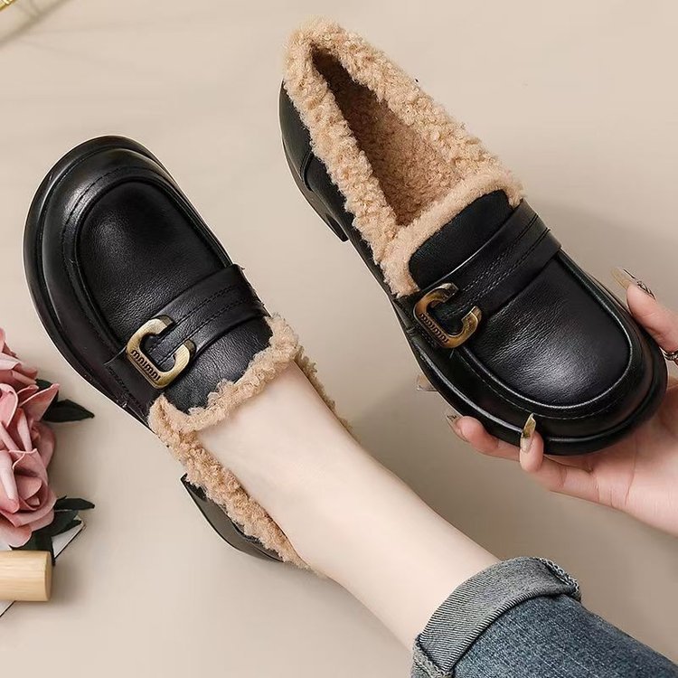 Warm shoes