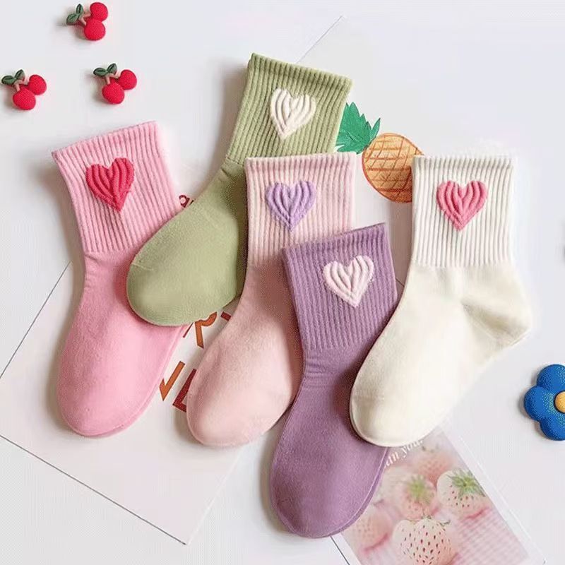 Children's Socks in Heart-Shaped Rainbow Colors for Girls, New Spring and Autumn Mid-Tube Socks, Student Sports Korean Style Soft Seamless Socks Children's Socks in Heart-Shaped Rainbow Colors for Girls, New Spring and Autumn Mid-Tube Socks, Student Sports Korean Style Soft Seamless Socks