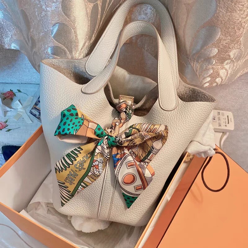 Women's Leather Bucket Bag with Top-Grain Cowhide, Lychee Pattern, Togo Leather, Large Capacity, Genuine Leather Bag, Crossbody with Lock Closure