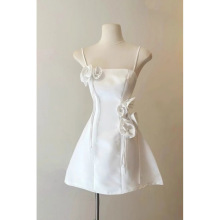 法式小香风温柔抹胸吊带连衣裙女新款今年流行收腰花朵生日礼服裙