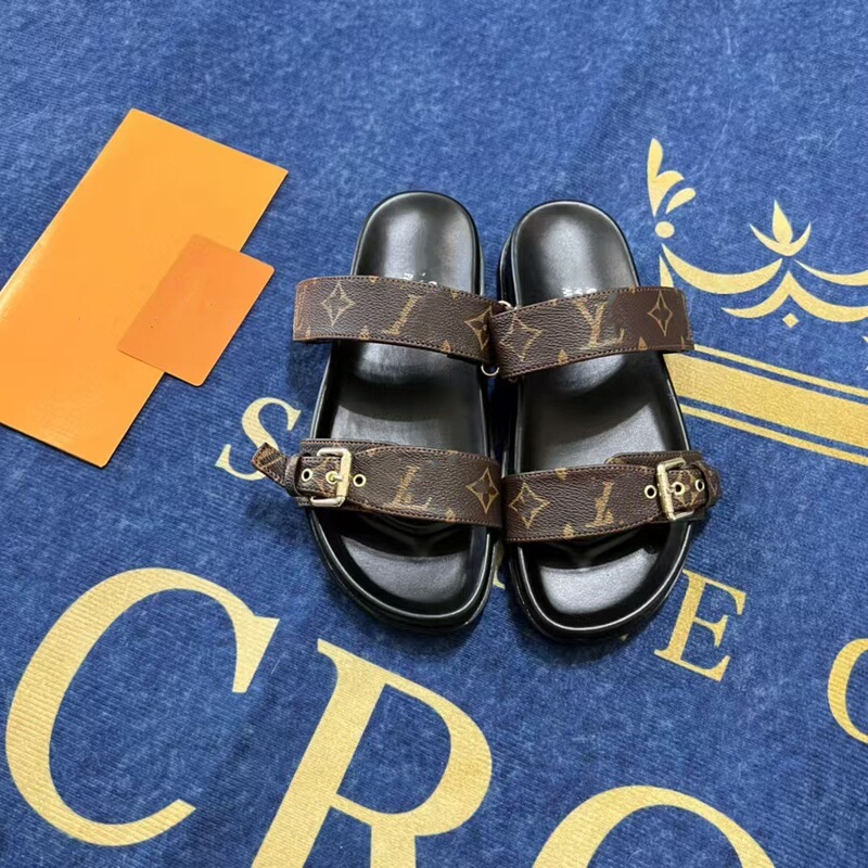 2024 New European and American Middle Eastern Nigerian Singapore Cambodia Metal Belt Buckle Velcro Flat Slippers
