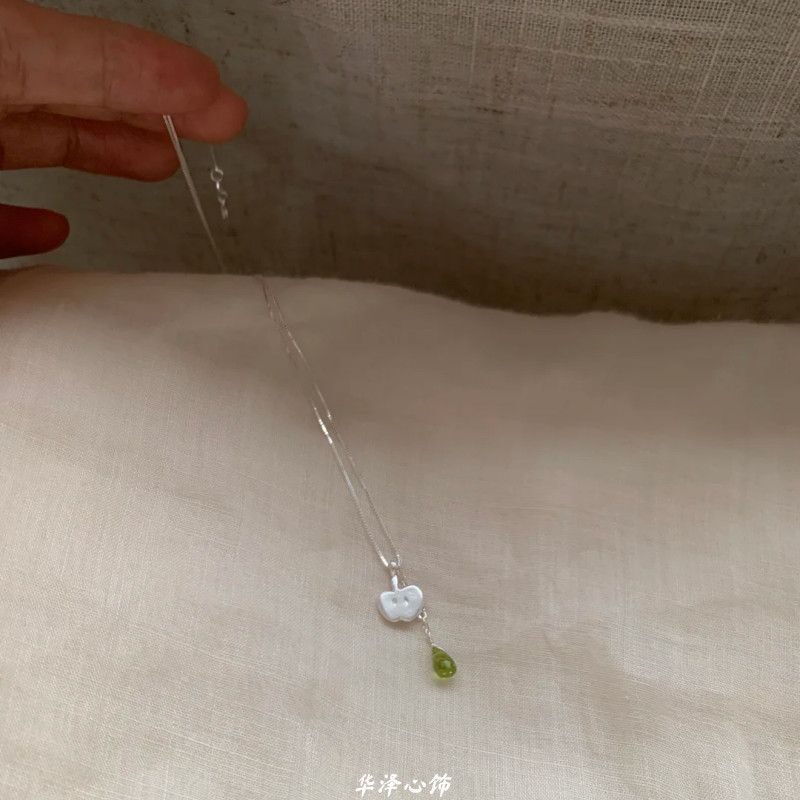 Wishes Green Apple Necklace a Simple and Versatile Treasure Necklace That Captures the Summer Vibe of an Apple