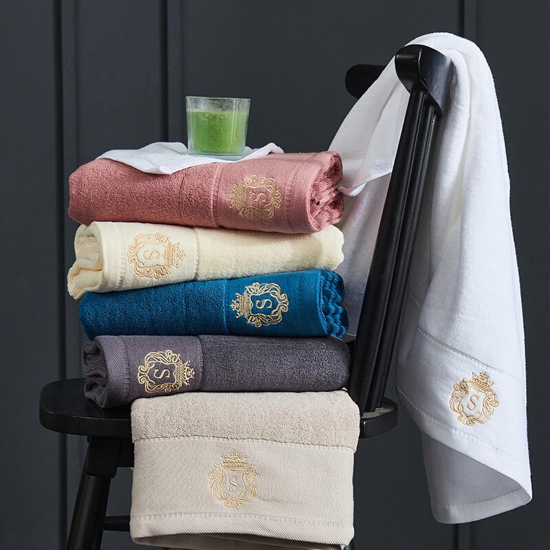 Five-Star Hotel Thickened and Enlarged Bath Towel for Adults, Men and Women, Household Use, Pure Cotton, Absorbent, Quick-Drying, Non-Shedding, Extra Large Size Five-Star Hotel Thickened and Enlarged Bath Towel for Adults, Men and Women, Household Use, Pure Cotton, Absorbent, Quick-Drying, Non-Shedding, Extra Large Size